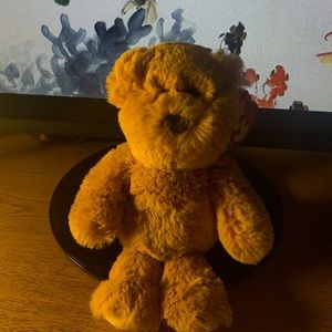 The attic treasures beanie baby, Humphrey.